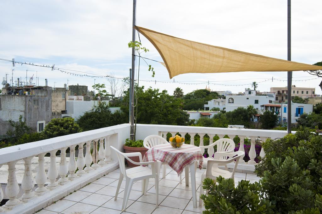 Ring Hostel Forio di Ischia Стая снимка