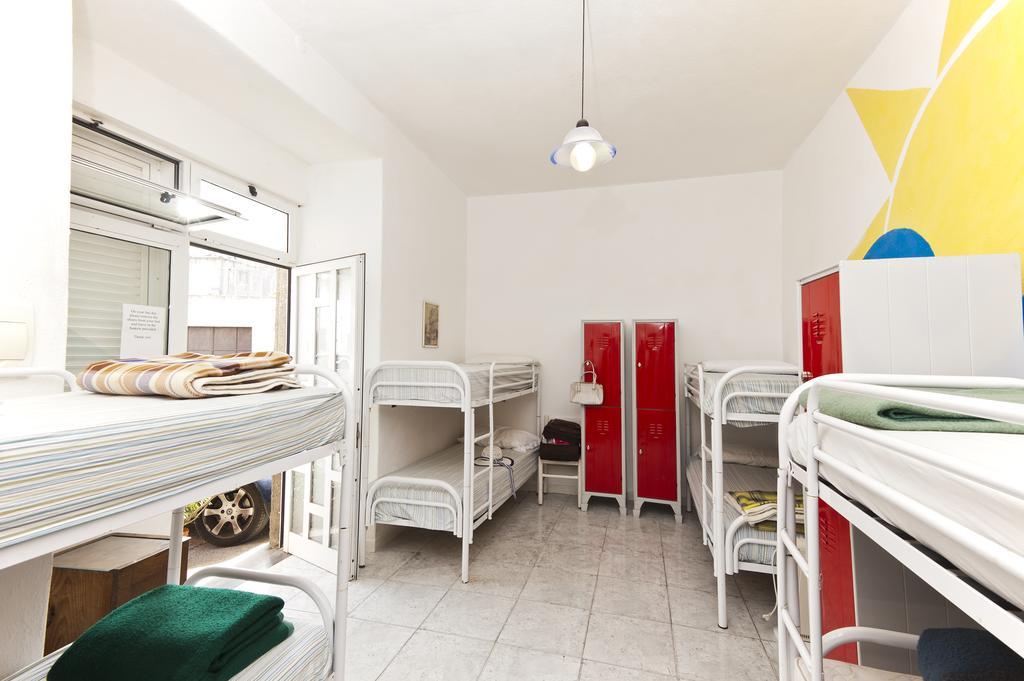 Ring Hostel Forio di Ischia Стая снимка