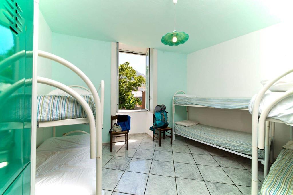 Ring Hostel Forio di Ischia Екстериор снимка